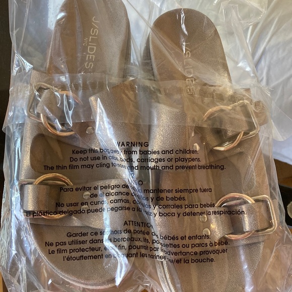 Gorgeous Leather Slides NEW YORK CITY - Picture 2 of 10